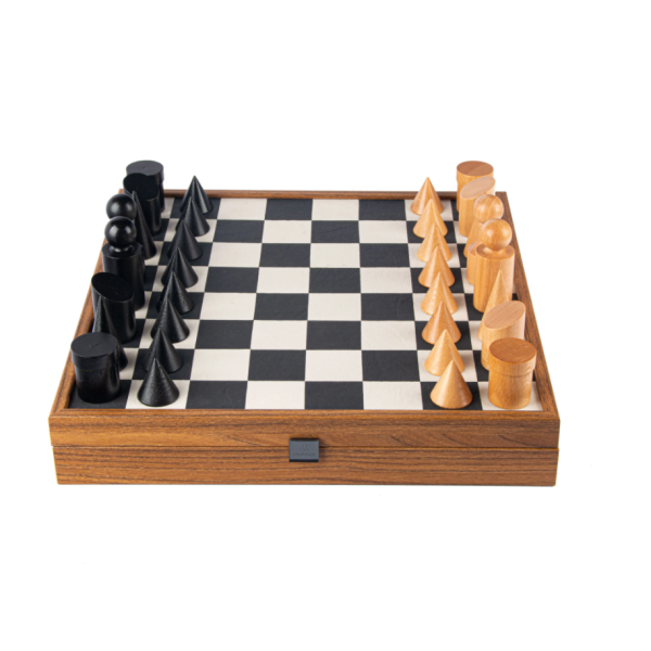 BLACK AND WHITE BAUHAUS STYLE CHESS GAME