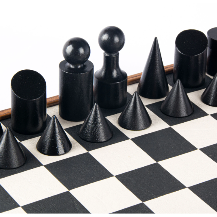 BLACK AND WHITE BAUHAUS STYLE CHESS GAME