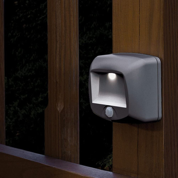 APPLIQUE AVEC DETECTEUR DE MOUVEMENT STEP/DECK MB520 MARRON