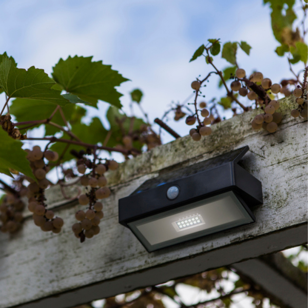 ARROW SOLAR OUTDOOR WALL WITH MOTION DETECTOR