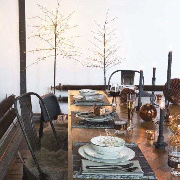 LED TREE NOAH H150CM 160 LEDS BRANCO QUENTE PRETO