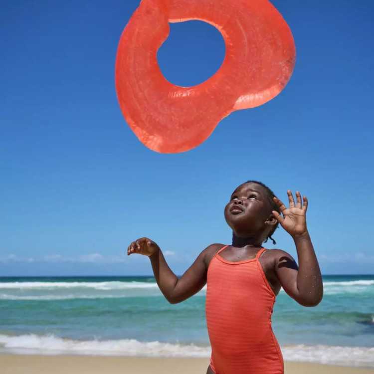 BOUEE ENFANT COEUR AVEC CONFETTIS 60 CM
