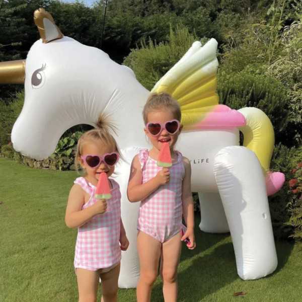 GIANT UNICORN SPRINKLER BUOY 170 CM