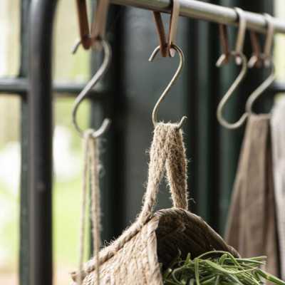 CROCHET EN METAL MARRON 2