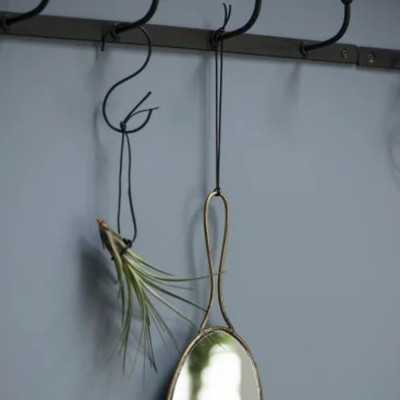 CROCHET EN METAL NOIR 2