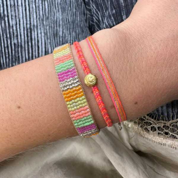 BRACELET HAPPY FAIT MAIN TONS FLUO AVEC SMILEY DORE