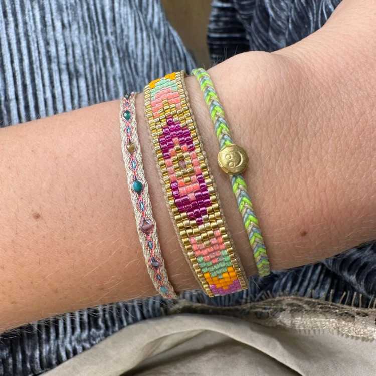 BRACELET HAPPY FAIT MAIN TONS FLUO VERT AVEC SMILEY DORE