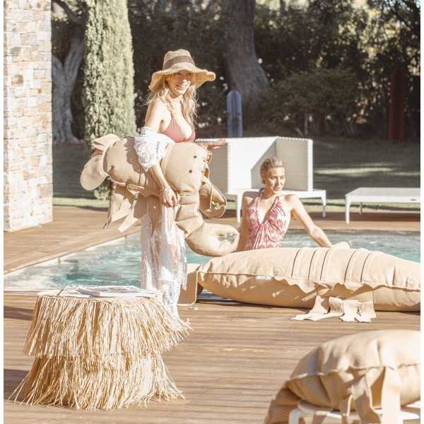 FRINGED RAFFIA EFFECT OUTER ROUND...