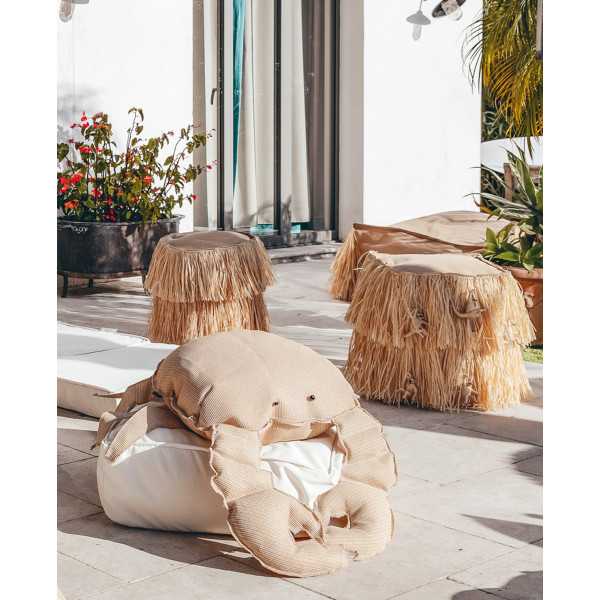 FRINGED RAFFIA EFFECT OUTER ROUND...