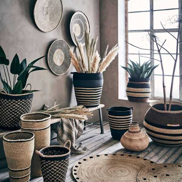 CESTA DE COLEÇÃO PRETA E NATURAL