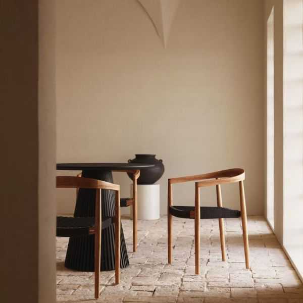CHAISE YDALIA EMPILABLE TECK MASSIF NATUREL ET CORDE NOIR