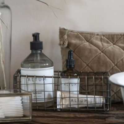 PANIER MURAL EN FIL DE FER LAITON 2