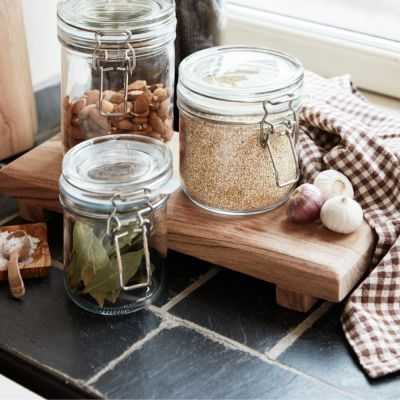 PLANCHE DE SERVICE OBLONGUE AVEC PIEDS EN BOIS ACCACIA 2