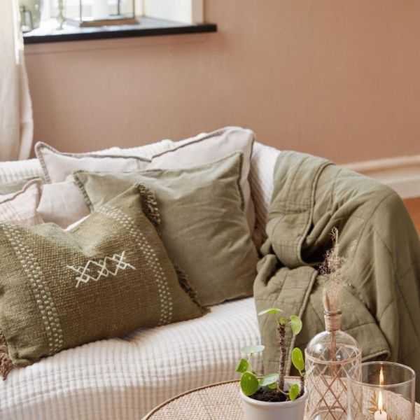 HOUSSE DE COUSSIN SAFI A FRANGES OLIVE ET ECRUE