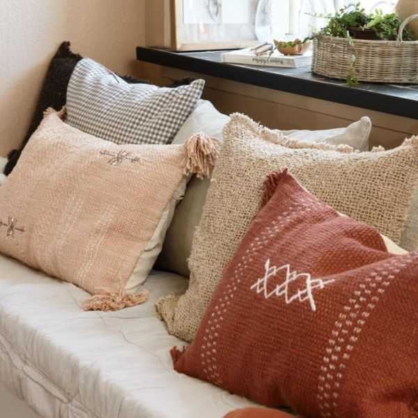 HOUSSE DE COUSSIN SAFI A FRANGES ROUILLE ET ECRUE
