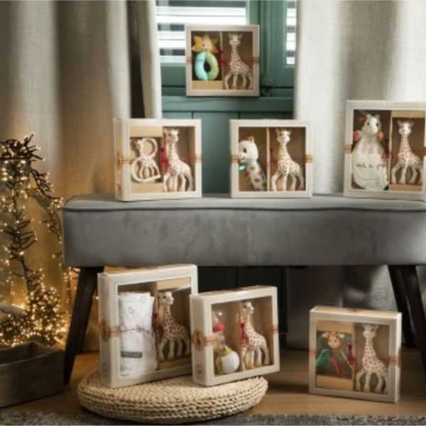 COFFRET DE NAISSANCE PRET A OFFRIR SOPHIE LA GIRAFE ET ANNEAU DE DENT