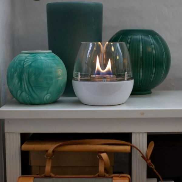 TULIP CANDLE 18 WHITE REACTIVE GLASS
