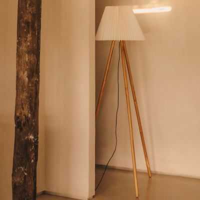 LAMPADAIRE BENICARLO 160 CM BOIS D HEVEA BEIGE 2