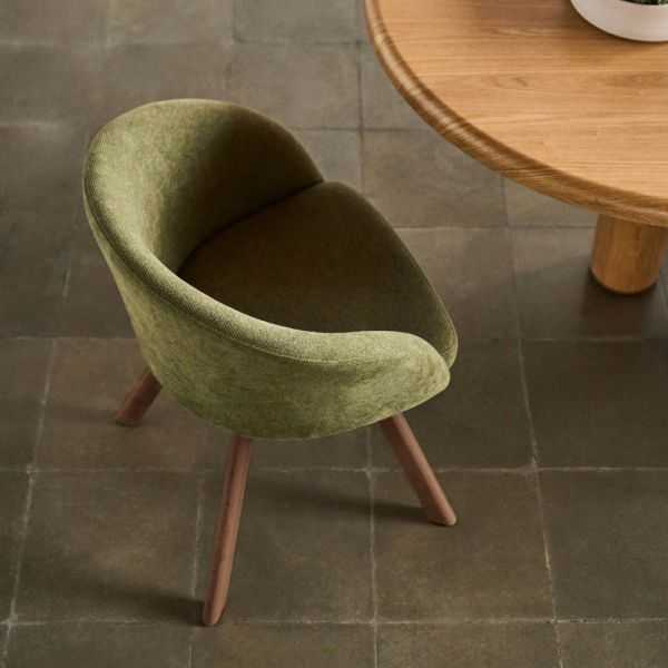 CHAISE GIRATOIRE MARVIN EN CHENILLE VERTE ET PIEDS EN BOIS DE CHÊNE F