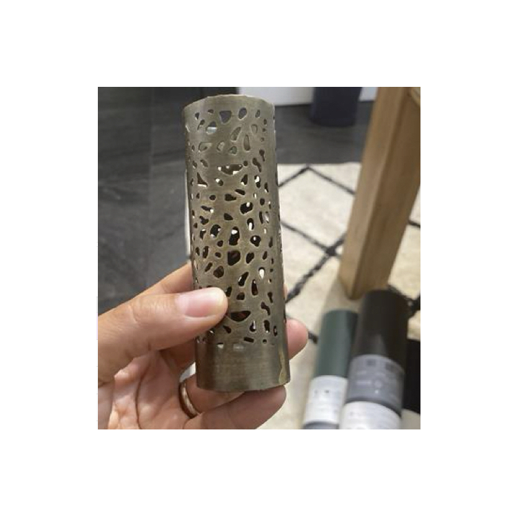 PORTE ENCENS METAL AJOURE
