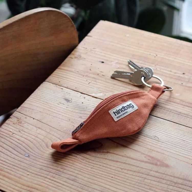 COME SIENNA BLUE BANANA KEY RING