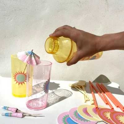 SHAKER A COCKTAIL RIO SUN 2