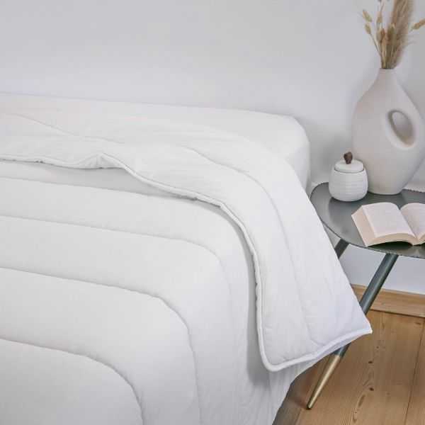 COUETTE CELESTE ANTI-ACARIENS 200 X 200 CM COTON