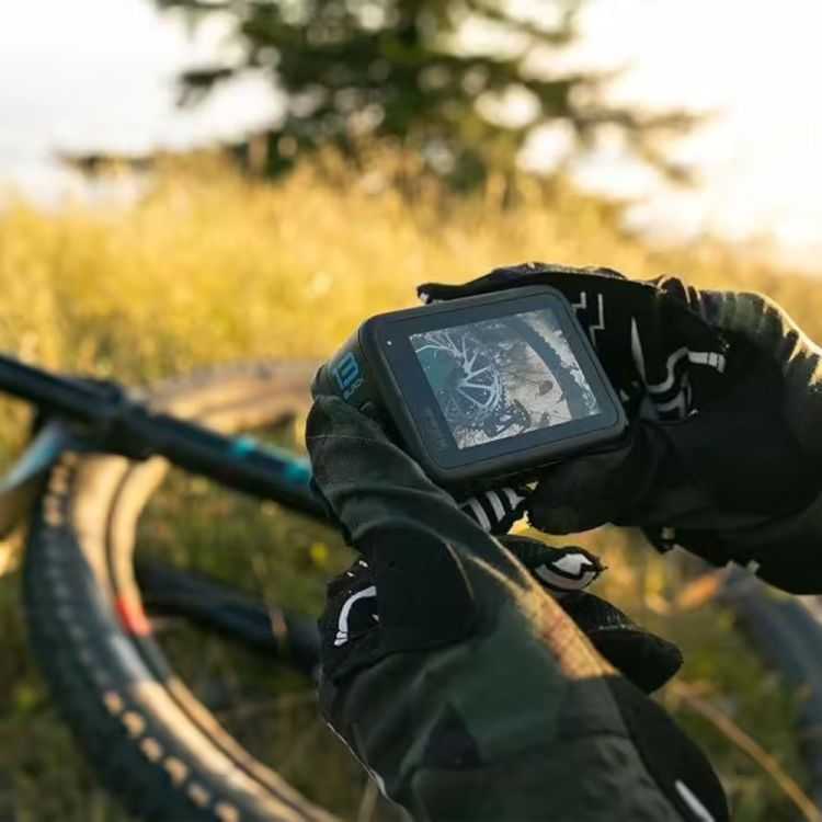 HERO13 BLACK SPORT CAMERA