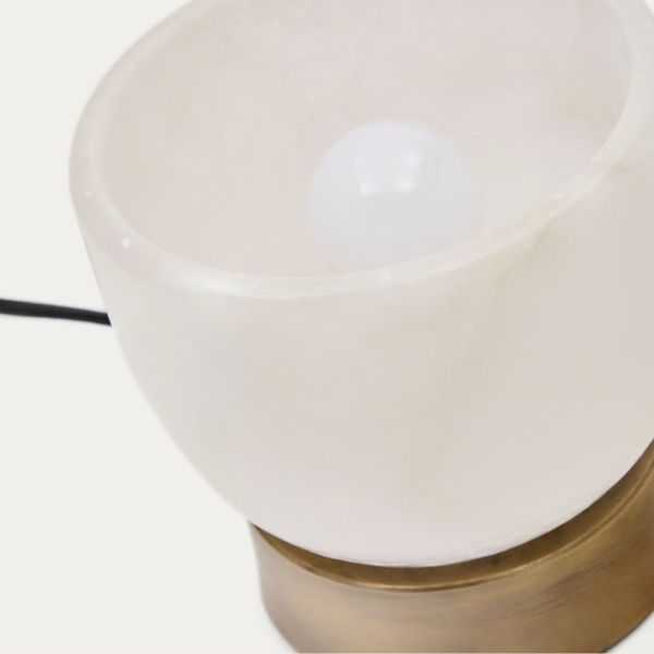 LAMPE DE TABLE SHENLI ALBATRE ET LAITON