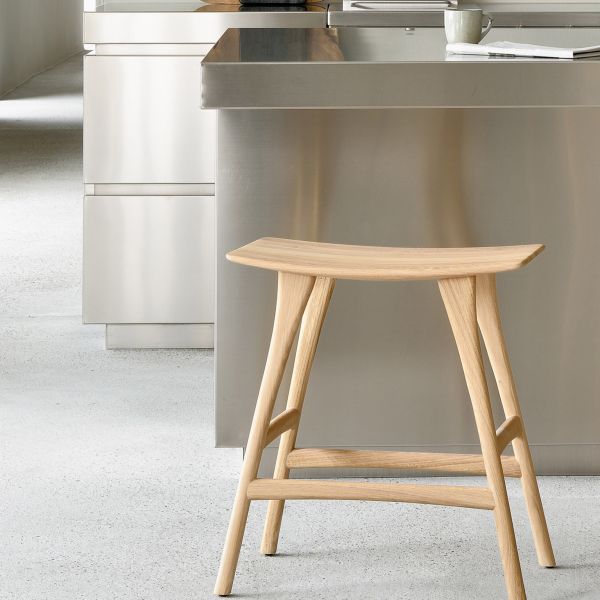 TABOURET OSSO 48 CM CHENE CUIR FINITION VERNI 