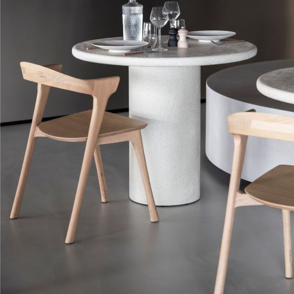 CHAISE BOK FINITION VERNIS PAR ALAIN VAN HAVRE