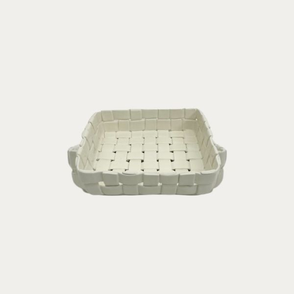 WHITE BRAIDED SQUARE DISH